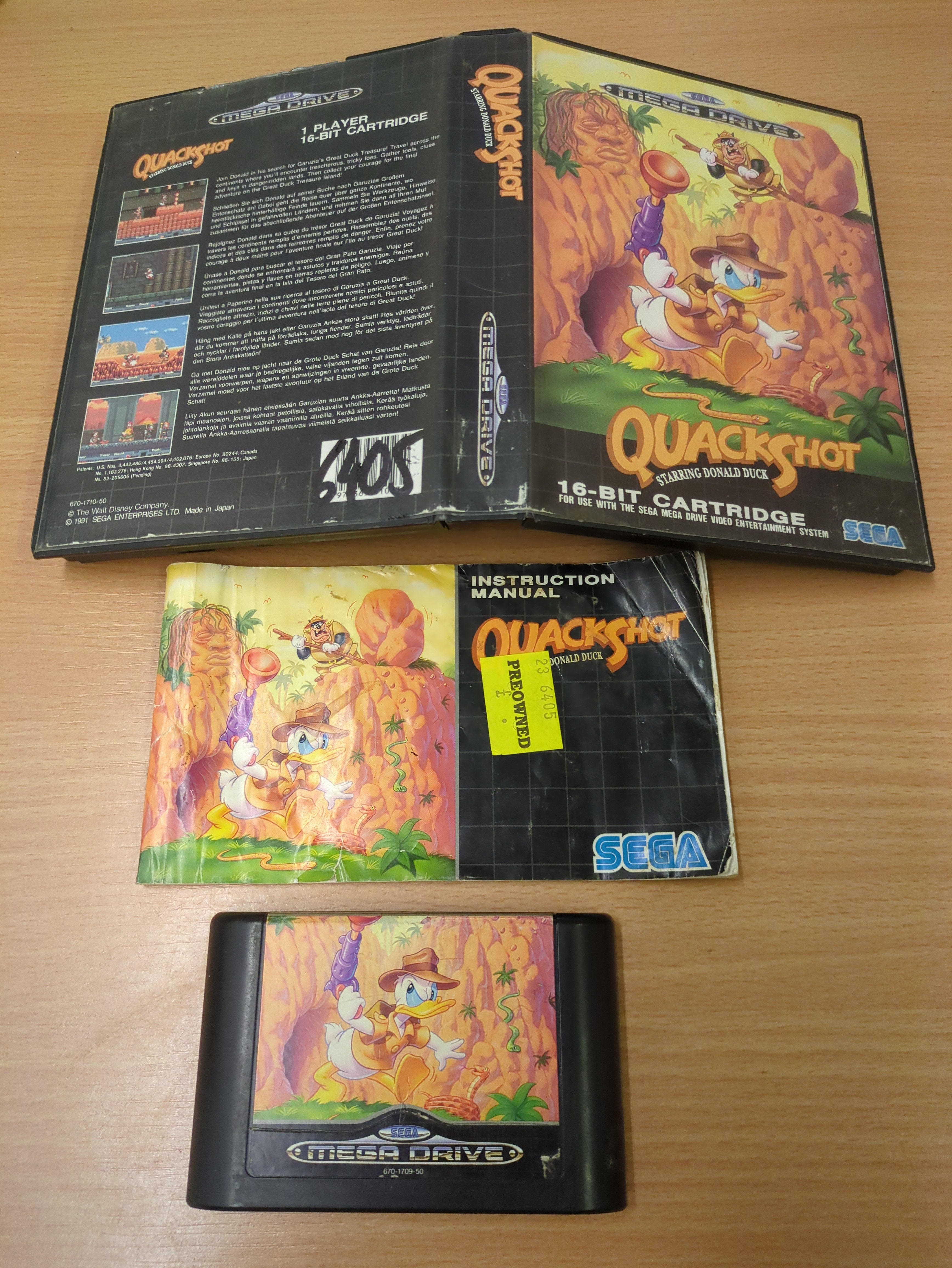 QuackShot starring Donald Duck (Disney's) Sega Mega Drive game QuackShot starring Donald Duck (Disney's) Sega Mega Drive game